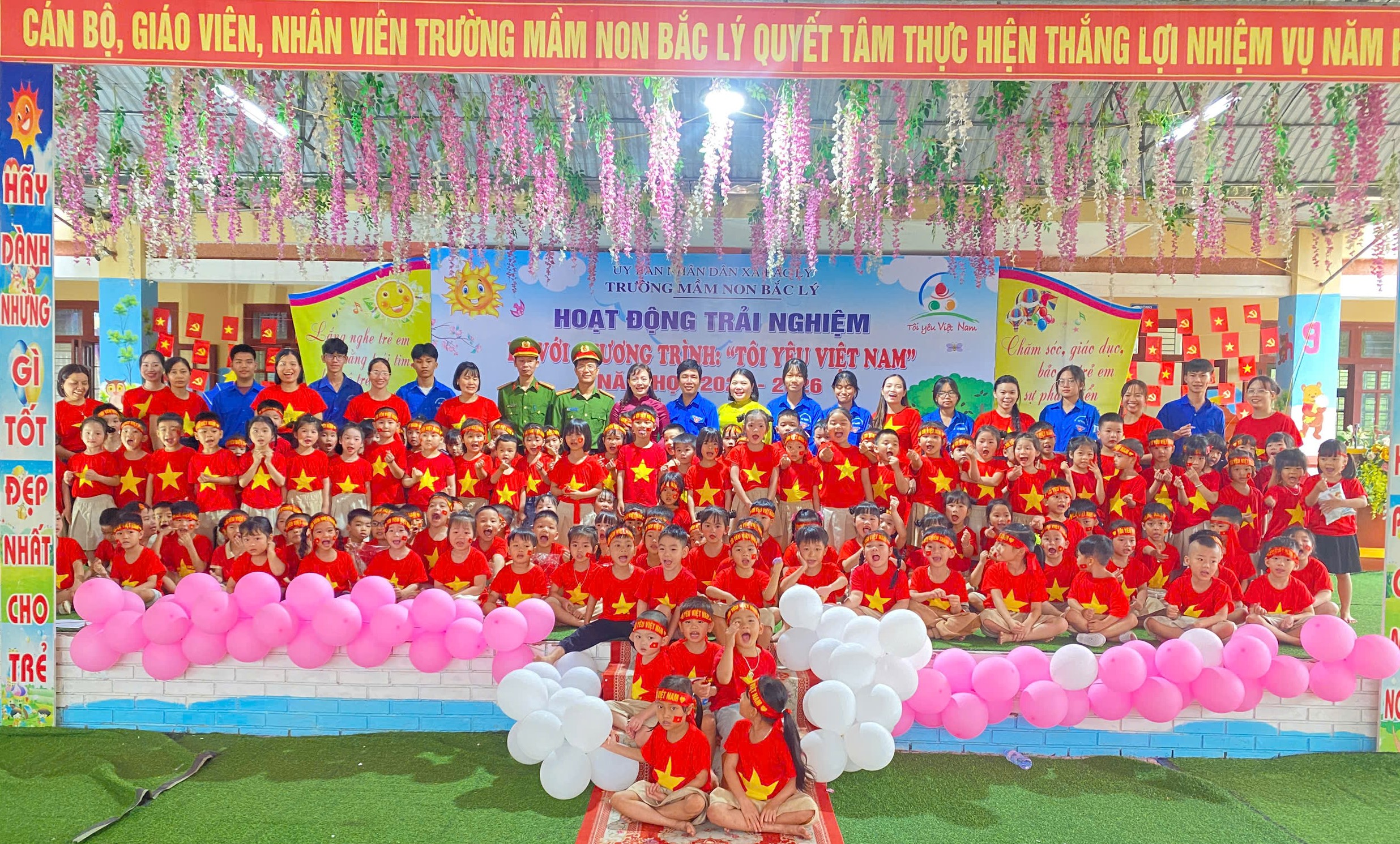 Hoạt động trải nghiệm chương trình ” Tôi yêu Việt Nam”