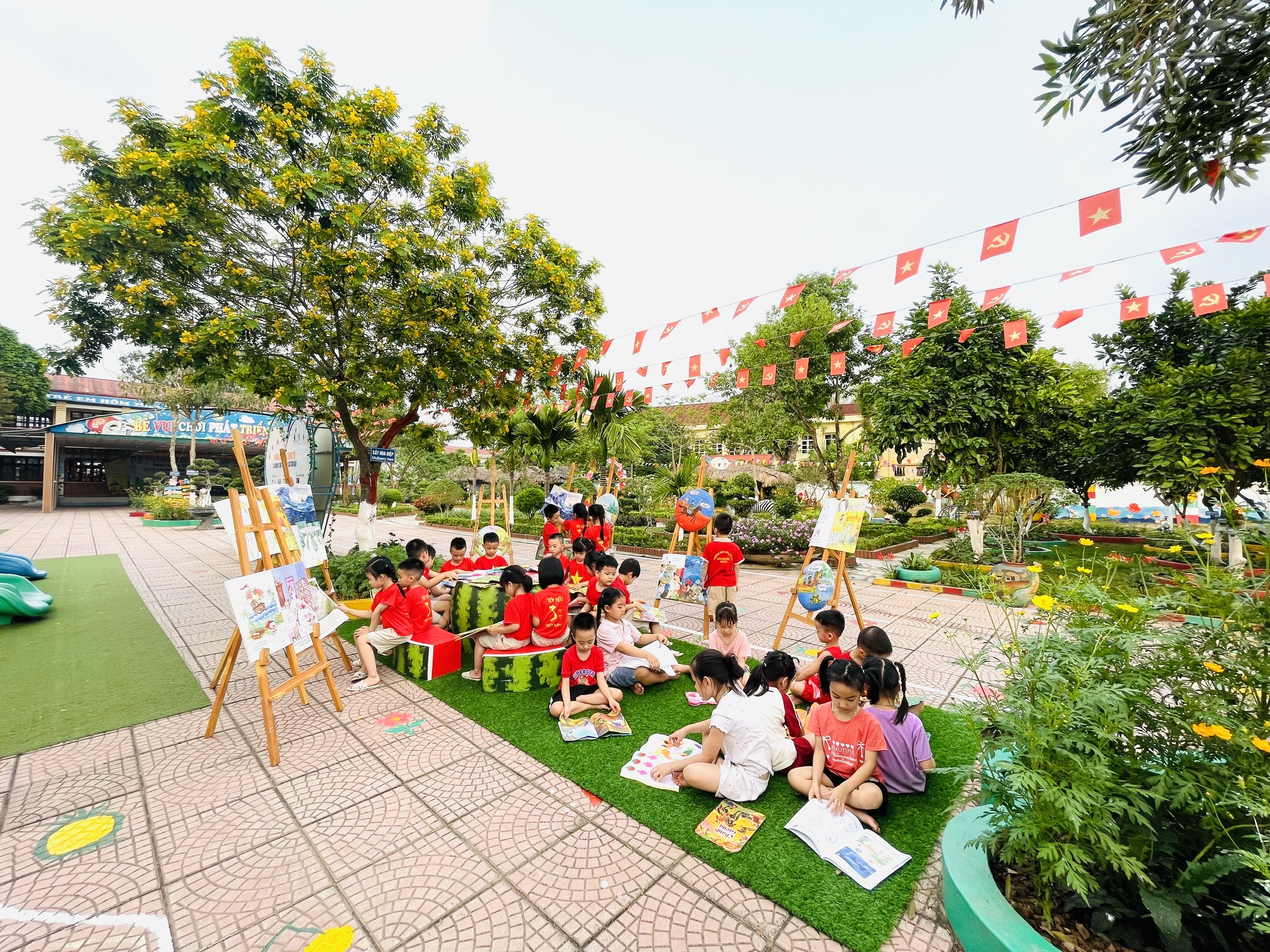 HƯỞNG ỨNG NGÀY HỘI ĐỌC SÁCH CÙNG BÉ CỦA TRƯỜNG MẦM NON BĂC LÝ