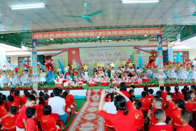 Tiết mục văn nghệ Viết tiếp câu chuyện hòa bình